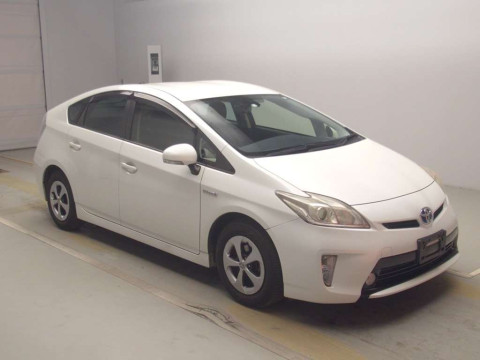 2014 Toyota Prius ZVW30[2]