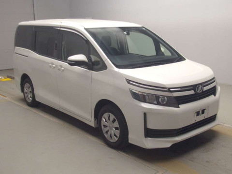 2014 Toyota Voxy ZRR80G[2]