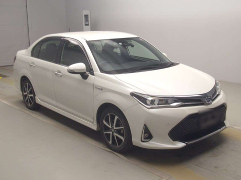 2017 Toyota Corolla Axio NKE165[2]