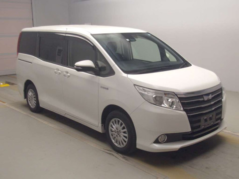 2016 Toyota Noah ZWR80G[2]