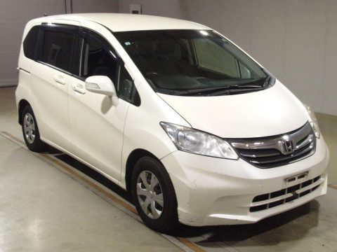 2012 Honda Freed GB3[2]