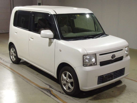 2012 Toyota Pixis Space L575A[2]