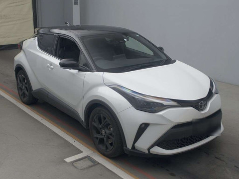 2022 Toyota C-HR NGX10[2]