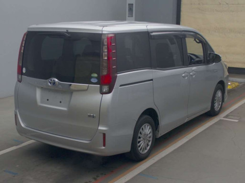 2014 Toyota Noah ZWR80G[1]