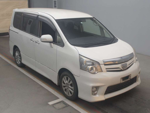 2012 Toyota Noah ZRR70W[2]