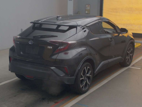 2017 Toyota C-HR ZYX10[1]