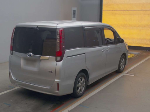 2015 Toyota Noah ZWR80G[1]