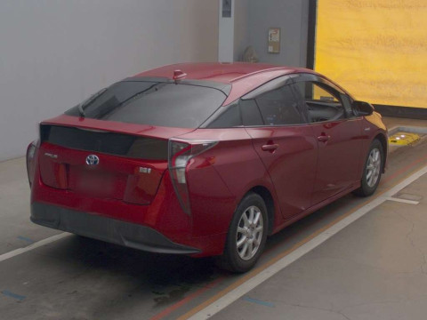 2016 Toyota Prius ZVW50[1]