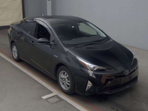 2018 Toyota Prius ZVW50[2]