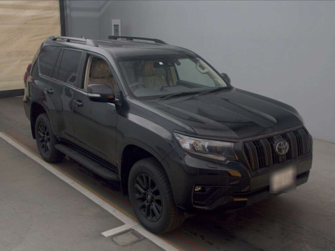 2022 Toyota Land Cruiser Prado TRJ150W[2]