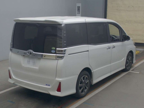 2019 Toyota Voxy ZRR80W[1]