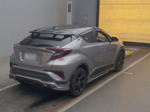 2019 Toyota C-HR ZYX10[1]