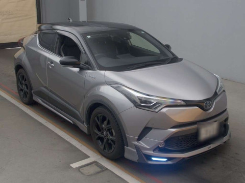 2019 Toyota C-HR ZYX10[2]