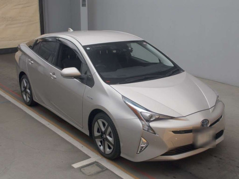 2018 Toyota Prius ZVW51[2]