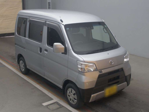 2017 Toyota Pixis Van S321M[2]