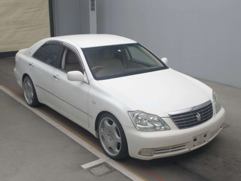 2004 Toyota Crown GRS182[2]