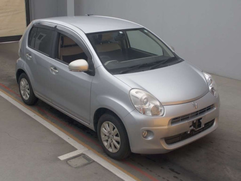 2010 Toyota Passo NGC30[2]