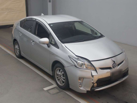 2013 Toyota Prius ZVW30[2]