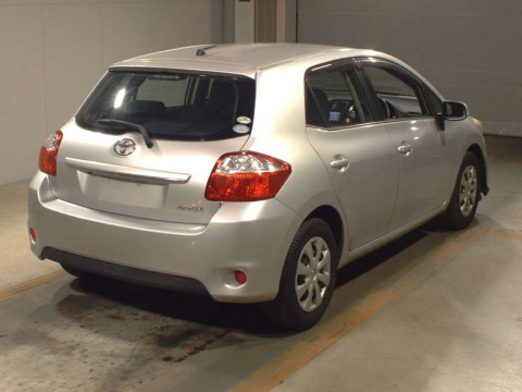 2010 Toyota Auris NZE151H[1]