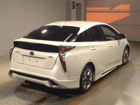 2015 Toyota Prius ZVW50[1]