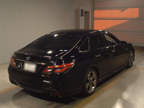 2018 Toyota Crown Hybrid AZSH20[1]