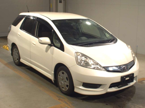 2012 Honda Fit Shuttle Hybrid GP2[2]