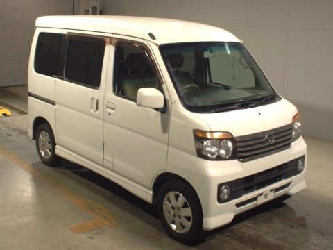 2010 Daihatsu Atrai Wagon S321G[2]