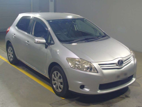 2011 Toyota Auris NZE154H[2]