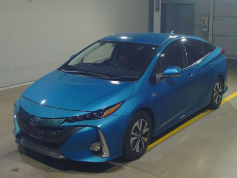 2017 Toyota Prius PHV ZVW52[0]