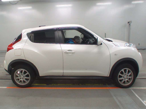 2013 Nissan JUKE YF15[2]