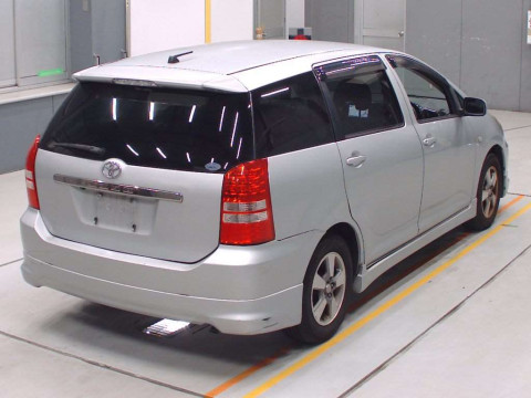 2003 Toyota Wish ZNE10G[1]