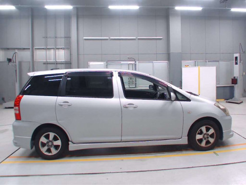 2003 Toyota Wish ZNE10G[2]