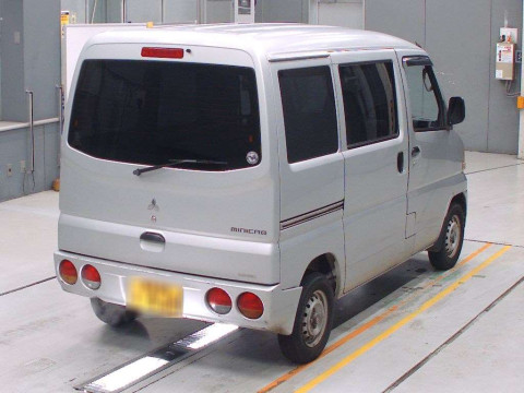 2001 Mitsubishi Minicab Van U62V[1]