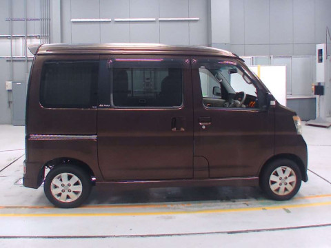 2012 Daihatsu Atrai Wagon S331G[2]