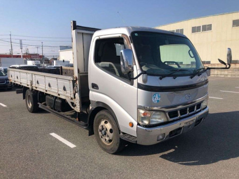 2006 Hino DUTRO XZU424M[2]