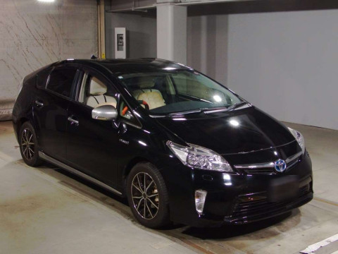 2012 Toyota Prius ZVW30[2]