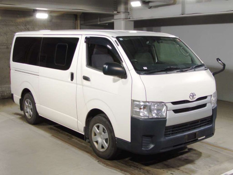 2017 Toyota Regiusace Van TRH200V[2]