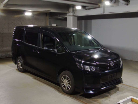 2015 Toyota Voxy ZRR80G[2]