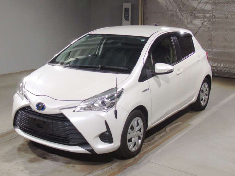 2017 Toyota Vitz NHP130[0]