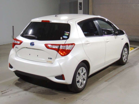 2017 Toyota Vitz NHP130[1]