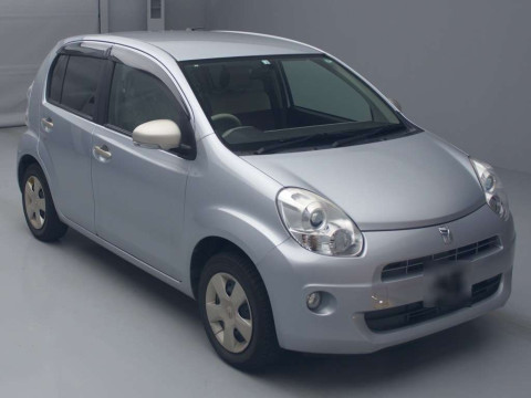 2010 Toyota Passo KGC30[2]