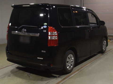 2012 Toyota Noah ZRR70G[1]