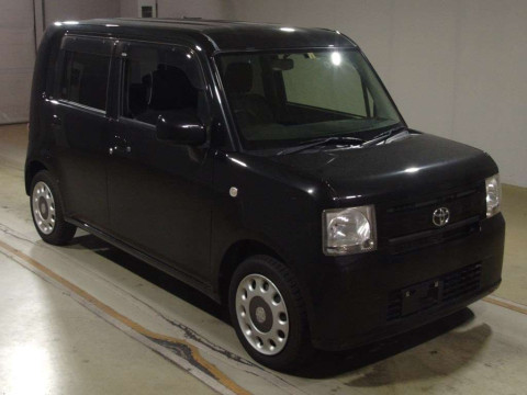 2015 Toyota Pixis Space L585A[2]