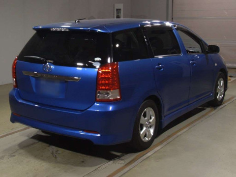 2005 Toyota Wish ZNE10G[1]