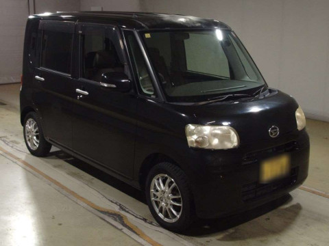 2010 Daihatsu Tanto L375S[2]