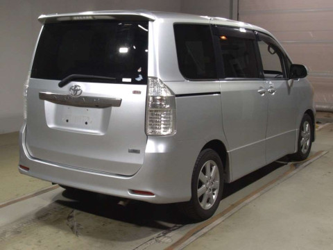 2007 Toyota Noah ZRR75W[1]