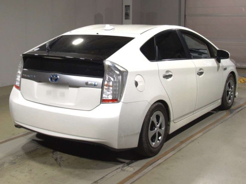 2012 Toyota Prius PHV ZVW35[1]