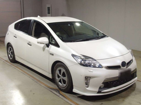 2012 Toyota Prius PHV ZVW35[2]