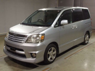 2002 Toyota Noah