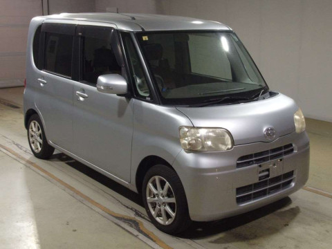 2011 Daihatsu Tanto L375S[2]